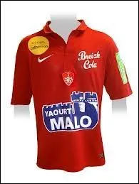 Pour finir notre visite de la France, quelle ville visite-t-on et qui possde ce maillot ?