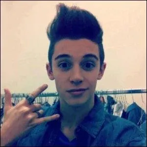 Comment s'appelle le fils d'une amie  Germn qui vient en Argentine pour aller dans le mme studio que Violetta ?