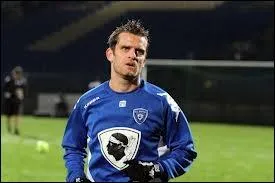 Avec Michael Landreau, Jrme Rothen reprsente le cadre du Sporting Club de Bastia, il avait d'ailleurs jou auparavant  :