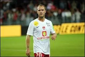 Geoffrey Dernis reprsente le point d'appui du milieu de terrain du Stade Brestois 29, et il le reprsentait aussi  :