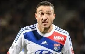 Pour l'Olympique lyonnais on parlera de Steed Malbranque qui a notamment volu  :
