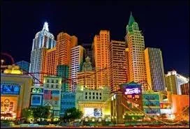 Sur quelle superficie s'tend la commune de Las Vegas ?