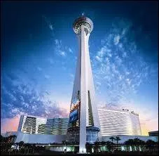 Quelle est la hauteur du  Stratosphere Las Vegas  ?