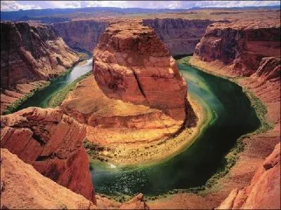 Quel est le fleuve qui traverse le Grand Canyon ?