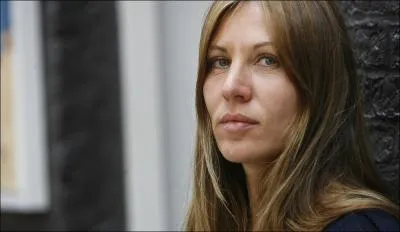 Les paroles  vaudrait peut-tre mieux changer nos draps   sont chantes par :