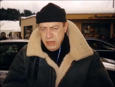 Ces paroles  il glisse comme un gant pas de limite au got de l'after beat reste allong je vais te rallumer   sont chantes par ...