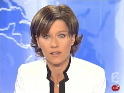 Ces paroles  il vient tout droit vers toi, tu lui souris dj il est trop tard pour moi, c'est bien fini   sont chantes par ...