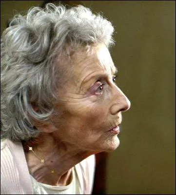 Ces paroles  Elle te prend par la main pour passer une nuit sans fin tu sais qu'elle est  moiti folle   sont chantes par ...