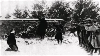 ''Little Dolls'' est une chanson assez triste sur la guerre de 1914-1918. Comment pourrait-on traduire ces mots ?