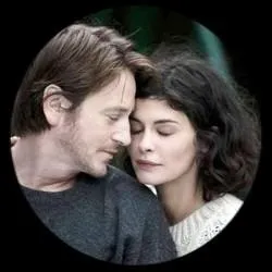 Dans ce film, elle incarne Sarah, la femme de Paul (interprt par Benot Magimel), qui disparait sans aucune explication. C'est dans :