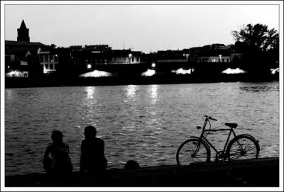  Je suis venu te dire que je m'en vais, tes larmes n'y pourront rien changer...   :