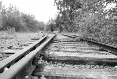  Et mme s'il faut partir, changer de terre ou de trace, s'il faut chercher dans l'exil l'empreinte de mon espace ...  