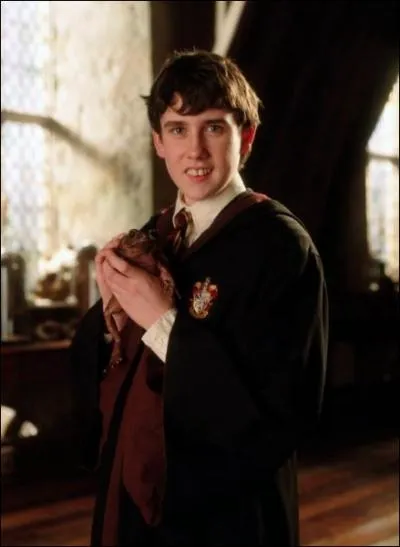 Avec qui Neville va-t-il au bal de Nol ?