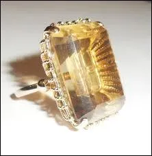 La citrine est classe dans les pierres :