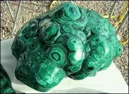 La malachite est :
