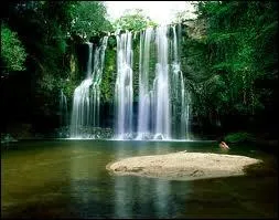 Gographie et politique : de quelle rpublique d'Amrique centrale, dirige par Laura Chinchilla depuis 2010, San Jos est-elle la plus grande ville et la capitale ?