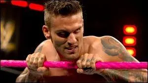 Corey Graves lutte depuis... .
