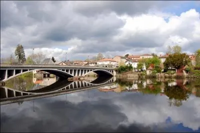 Chabanais, o est n Jean-Baptiste de La Quintinie, responsable du potager du roi Louis XIV, se situe :
