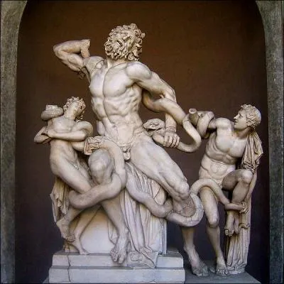 Le groupe du Laocoon, une des oeuvres grecques les plus significatives reprsente :