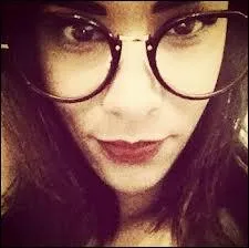 De quelle forme sont ses lunettes ?