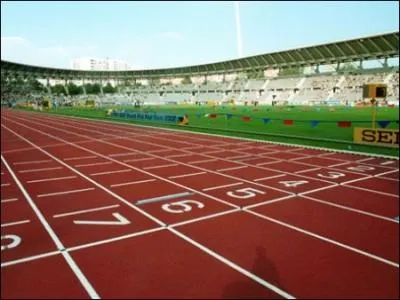 Sur un parcours sportif dans quelle discipline peut-on tre amen  franchir une rivire ?