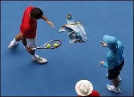 Durant un jeu, quel est le temps maximal accord au serveur entre chaque point ?