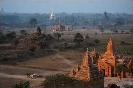Quelle est la ville aux 13 000 temples ?
