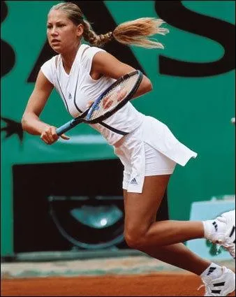 Je suis russe. Mon nom est Kournikova, quel est mon prnom ?