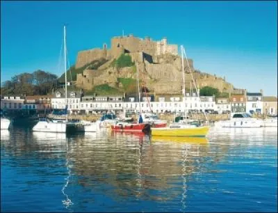 Qui a finit son exil  Guernesey ?