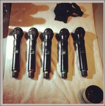 Comment s'appelle leur premier album ?