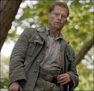 Quelle est son identit ?