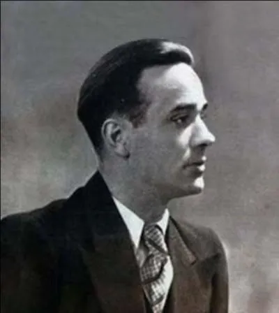 Celui-l a tu 6 personnes ! Il fut le dernier  tre guillotin en public. La Gestapo l'aurait engag pour liminer des opposants au nazisme, ce qui n'a pas t prouv !