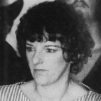 Cette infirmire a tu entre 11 et 46 enfants. Elle esprait tre traite en hrone si elle parvenait  les ranimer. Elle a t condamne  la perptuit&e