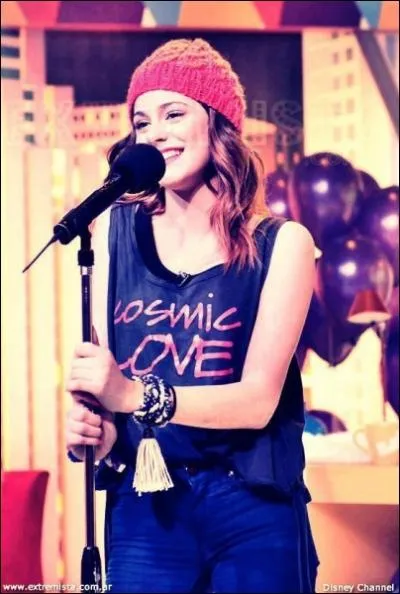 Martina va-t-elle  l'cole ?