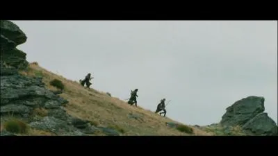 Qui sont ces 3 personnages qui courent aprs les orcs?