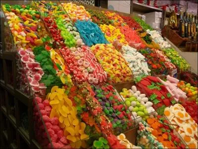 Fils d'industriel (cartonnerie), ce chanteur s'est promen avec Jeff, Mathilde, Madeleine et Jacky entre Vesoul et Amsterdam en passant par Orly :