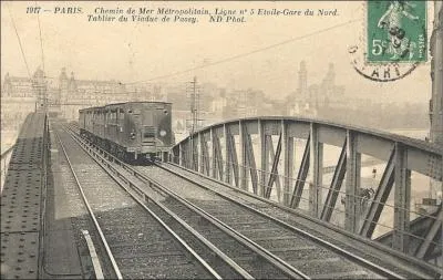 En quelle anne le mtro a t mis en service pour la toute premire fois ?