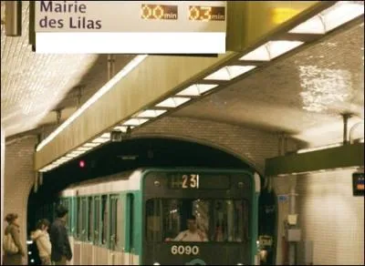 Les lignes de mtro ont chacune une couleur, quelle est la couleur de la ligne 11 ?