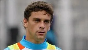 Dans quel pays est-il n� ?