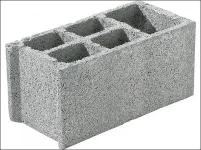 Pour difier les murs, le maon utilise ces pices moules. Quel en est le nom ?