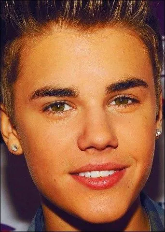 Quel est le nom de l'album que Justin Bieber a sorti en 2013 ?