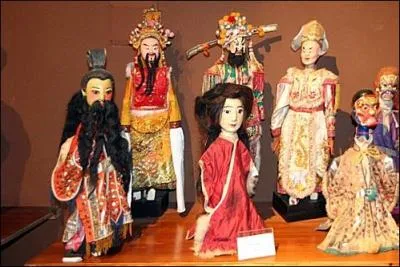 Les marionnettes ... sont connues en Europe depuis longtemps.