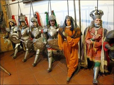 Une reprsentation digne de l'opra. Qui se plat  nous divertir ?