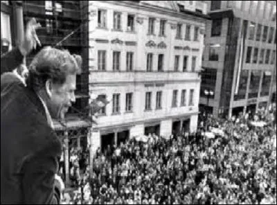 A partir du 16 novembre 1989, dans quel pays la Rvolution de velours emmene par Vaclac Havel prcipite-t-elle la chute du rgime communiste ?