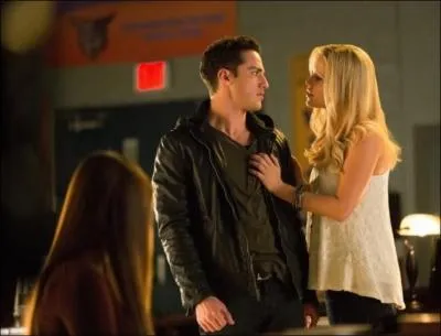 Que demande Rebekah  Tyler ?