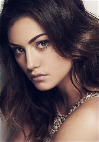 Quand est ne Phoebe Tonkin ?
