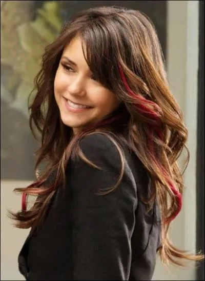 Quel est le vrai nom de Nina Dobrev ?