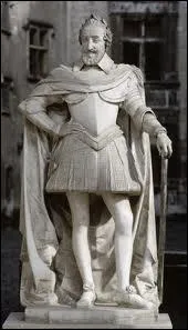 Henri IV de Navarre, juste avant la bataille d'Ivry (1590), dit  ceux qui allait combattre avec lui :   si vous perdez vos cornettes, ralliez-vous  mon panache blanc, . .   De quoi parlait-il ?