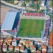 Quel joueur joue dans le stade du Ray ?