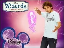 Quel est le vrai nom de Max ?